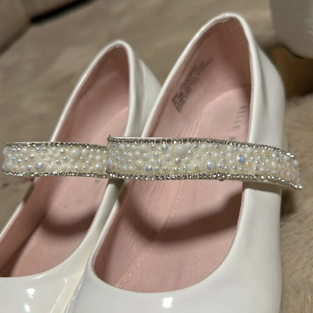 Kelly & Katie Lil Eva Heeled, light Beige Girls Shoes with Perls Size 6